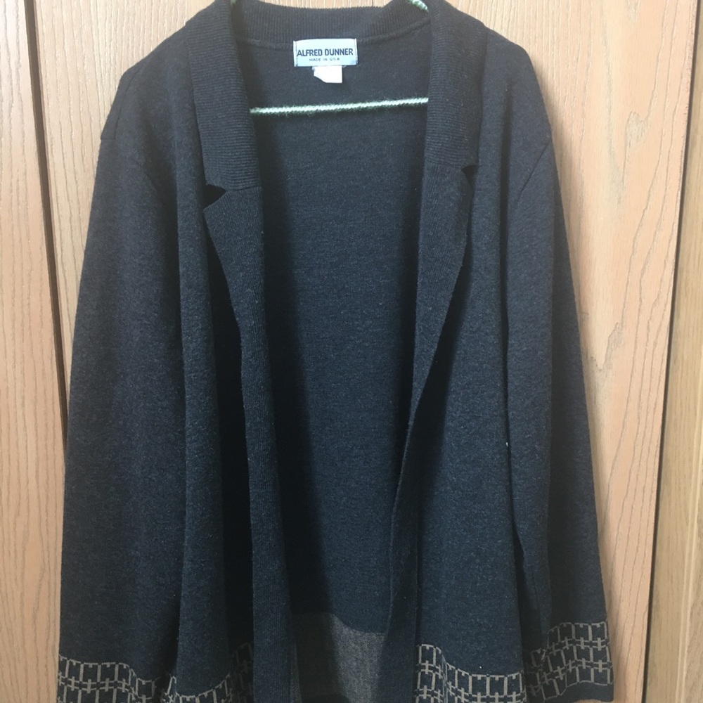 Collared cardigan